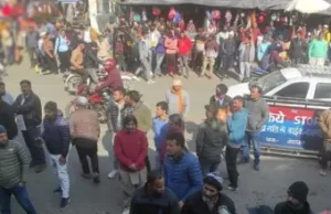 लोहाघाट स्टेशन पर मिठाई की दुकान में लगी भीषण आग, मची अफरा तफरी