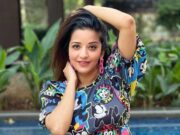 रोड साइड मॉडर्न लुक में मोनालिसा ने दिखाई ग्लैमरस अदाएं , देखे तस्वीरें cover