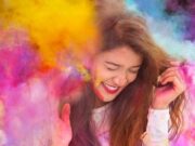 Holi 2023: रंगों के त्योहार पर दिखना है खास, तो काम आएंगे ये आसान टिप्स cover