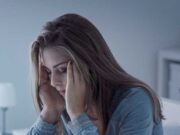 नींद की कमी बना सकती है आपको इन समस्याओं का शिकार cover