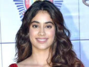 जाह्नवी कपूर का ग्लैमरस लुक देख दिल हार बैठे रूमर्ड बॉयफ्रेंड शिखर पहाड़िया, चाहकर भी नहीं छिपा पाए जज़्बात ! WhatsApp Image 2023-04-07 at 3.41.38 PM