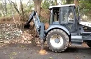 कॉर्बेट के ढेला रेंज में मजार और मंदिर पर चला पीला पंजा कब्जा मुक्त हुई सरकारी जमीन