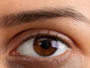 चुटकियों में गायब हो जाएंगे डार्क सर्कल! बड़े काम का है ये नेचुरल नुस्खा cover