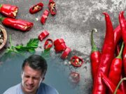 खाते हैं ज्यादा लाल मिर्च? तो जान लें ये 5 नुकसान 1