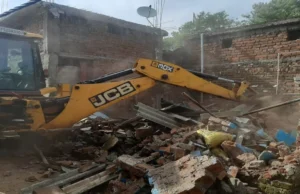 भगवान बजरंगबली की प्रतिमा का अपमान करना अमजद खान को पड़ा भारी, प्रशासन ने घर पर चलाया बुलडोजर, क्या है पूरा मामला?…