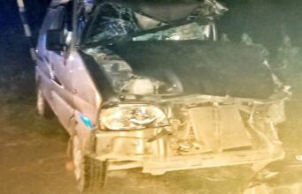 अलीगढ़: अज्ञात वाहन ने सवारियों से भरी इको कार को मारी टक्कर, हादसे में दो भाइयों सहित चार की मौत, एक की हालत गंभीर; वाहन चालक फरार