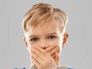 Bad Breath In Kids बच्चे के मुंह से बदबू आने के होते हैं कई कारण भूलकर भी न करें नजरअंदाज cover2