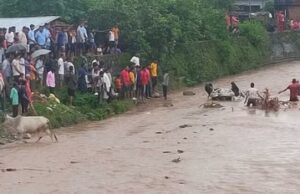 Uttarakhand: मलबा आने से ऋषिकेश-गंगोत्री हाईवे बंद, कोटद्वार में उफनाए गदेरे में बही कार, तीन दिन भारी बारिश की चेतावनी