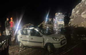 हिमाचल प्रदेश: पहाड़ से कार पर पत्थर और चट्टानें गिरने से 6 वर्षीय बच्चे की मौत; अन्य 3 घायल