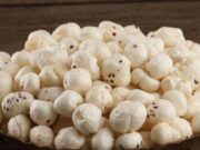 इन 5 लोगों को जरूर खाने चाहिए मखाने, सेहत को मिलते हैं कई फायदे 1