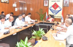 देहरादून: ACS ने मुख्यमंत्री की घोषणाओं को जल्द अमलीजामा पहनाने के दिए निर्देश, सड़कों को गड्ढा मुक्त करने के लिए दिया दो महीने का वक्त