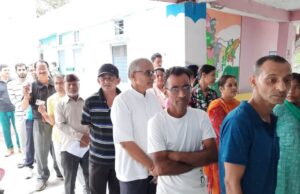 बागेश्वर में 9 बजे तक 10.2 फीसदी हुआ मतदान, मतदान केंद्रों में लगी लाइन, आज पांच प्रत्याशियों के भाग्य का फैसला करेगी जनता
