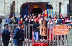चमोली: उपराष्ट्रपति जगदीप धनखड़ ने पत्नी संग किए बदरी-विशाल के दर्शन, प्राकृतिक सौंदर्य से हुए अभिभूत