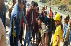 देहरादून: चकराता के मिनस के पास बोलेरो कैंपर 200 मीटर गहरी खाई में गिरा, हादसे में तीन लोगों की मौत