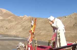 उत्तराखंड: आदि कैलाश पहुंचे पीएम मोदी, भगवान शिव की अराधना की, स्थानीय पोशाक पहने दिखे प्रधानमंत्री