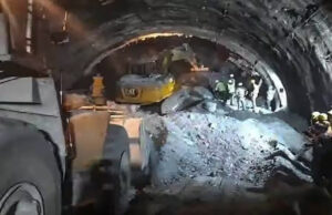 Uttarkashi Tunnel Accident: CM धामी बोले- सरकार की प्राथमिकता सभी को सुरक्षित बाहर निकालना, फंसे लोगों के परिजनों को दिया मदद का भरोसा