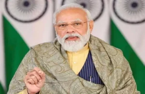 PM Modi in Varanasi: पीएम मोदी ने उमरहा में किया स्वर्वेद महामंदिर का उद्घाटन, सीएम योगी भी हैं साथ