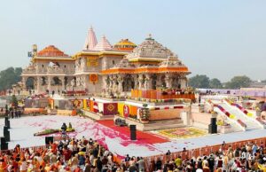 प्राण प्रतिष्ठा के बाद पहली सुबह मंदिर के बाहर भक्तों की भारी भीड़, रात से ही लगी लंबी लाइनें