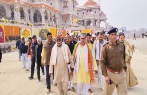 राम दरबार में 350 मुस्लिम भक्त: आंखों में गरिमयी आंसू और जुबां पर श्री राम का नाम, लखनऊ से पैदल चल पहुंचे अयोध्या के श्रीराम मंदिर…
