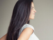 कमर दर्द से हैं परेशान, तो इससे राहत पाने के लिए अपनाएं ये आसान घरेलू नुस्खे 1