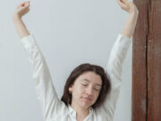 क्या आपको भी सर्दियों के मौसम में हर वक्त आता है आलस, तो दूर करने के लिए फॉलो करें ये 5 टिप्स 10