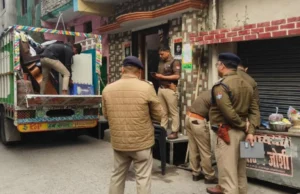 Haldwani Update: एक और उपद्रवी के घर की कुर्की, गैस सिलिंडर- चारपाई और चप्पल तक उठा लाई पुलिस