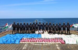 Indian Navy: समुद्री सीमा से ड्रग्स की अब तक की सबसे बड़ी जब्ती, संदिग्ध पाकिस्तानी-ईरानी नागरिक गिरफ्तार