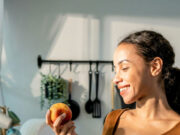 फलों को भी खाने का होता है सही तरीका और समय, नहीं किया फॉलो तो हो सकती हैं बीमारियों का शिकार 1