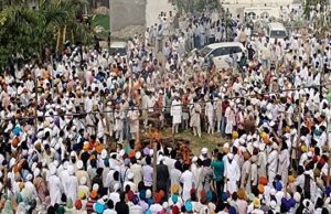 Murder: बाबा तरसेम सिंह के अंतिम संस्कार में उमड़ा जनसैलाब, श्रद्धांजलि देने उमड़ी भीड़, देखें तस्वीरें