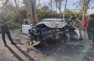 Haldwani: नैनीताल जा रहा था परिवार, पेड़ से टकराई कार…उड़े परखच्चे, पति-पत्नी की मौत, बेटी घायल