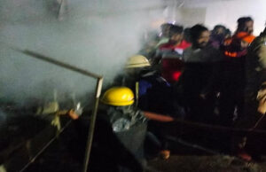 Rudrapur: कपड़े की दुकान में लगी भीषण आग, जूते-चप्पल समेत लाखों का सामान जलकर खाक