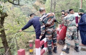 Uttarakhand Forest Fire: नैनीताल के जंगलों की आग पर काबू पाने के लिए सेना ने संभाला मोर्चा, भीमताल में बोटिंग रुकी