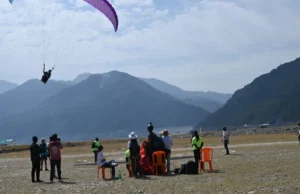 Uttarakhand: टिहरी में पैराग्लाइडिंग एक्युरेसी कप का आगाज, करतब दिखाने पहुंचे 15 राज्यों के 72 खिलाड़ी