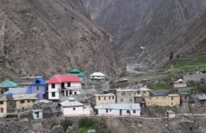 PITHORAGARH: पहली बार बिजली से रोशन होंगे चीन सीमा से लगे गांव, अभी तक इस तरह करते हैं रात का अंधियारा दूर