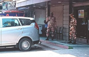 Uttarakhand: प्रॉपर्टी डीलर के कार्यालय और घर पर आयकर का छापा, 12 घंटे दस्तावेज खंगाल दिल्ली लौटी टीम