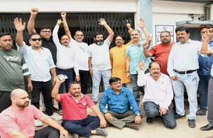 Haldwani: बिजली कटौती से व्यापार चौपट, गुस्से में व्यापारी, EE को घेरा, अधिकारियों के घरों के आगे प्रदर्शन की दी चेतावनी
