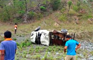 Pickup Accident: टनकपुर-चंपावत एनएच पर पिकअप वाहन के खाई में गिरने से चालक की मौत, एक घायल
