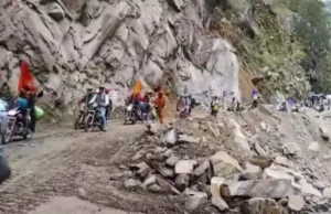 Uttarakhand: भूस्खलन से बदरीनाथ और केदारनाथ राजमार्ग बंद, 3200 श्रद्धालु फंसे; अभी तीन दिन तक जारी रहेगा वर्षा का क्रम