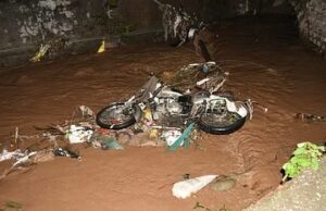 Haldwani: नाले में बहा बाइक सवार युवक, लापता, कलसिया नाला उफनाने से 30 घर खाली कराए