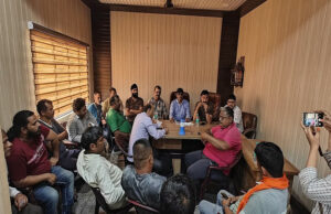 Haldwani: फिटनेस सेंटर बंद कराने पर अड़ा वाहन महासंघ, ट्रक स्वामी दो भाइयों से मारपीट का मामला, चेतावनी दी