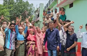 Uttarakhand: रेलवे सुरंग ब्लास्टिंग से ऋषिकेश के घरों पर मंडराया खतरा, मकानों में आई दरारें, लोगों ने की विस्थापन की मांग