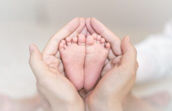 Uttarakhand: तो क्या Uniform Civil Code में नहीं है बच्चा गोद लेने का अधिकार? इस वजह से लगा अड़ंगा, पढ़ें खास रिपोर्ट