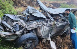 Accident in Uttarakhand: बोलेरो गाड़ी अनियंत्रित होकर खाई में गिरी, दो लोगों की मौके पर मौत