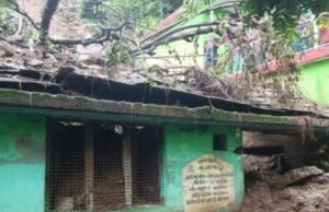 Uttarakhand: गोपेश्वर में फटा बादल, सैलाब देख लोग घर छोड़ कर भागे, मलबे से पटा कारगिल बलिदानी हिम्मत सिंह का गांव