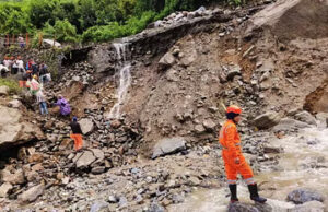 Kedarnath Cloudburst: हाई अलर्ट पर केदारघाटी, यात्रा रोकी, श्रद्धालुओं को निकालने के लिए रेस्क्यू अभियान जारी