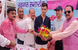 Uttarakhand: पेरिस ओलंपिक से लौटे बैडमिंटन खिलाड़ी लक्ष्य सेन, हल्द्वानी में हुआ जोरदार स्वागत