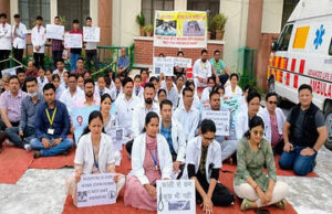 Nainital News: नहीं देखा होगा ऐसा प्रदर्शन, पहाड़ से लेकर मैदान तक सड़कों पर उतरे हजारों डॉक्टर