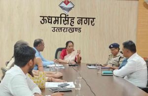 Rudrapur: मौलवी की घिनौनी हरकत, मदरसे में बच्चियों से छेड़छाड़, अश्लील वीडियो दिखाए…महिला आयोग की अध्यक्ष पहुंचीं
