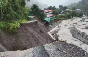 Uttarakhand: उत्तरकाशी के वरुणावत पर्वत ने 21 साल बाद फिर डराया, हुए भूस्खलन, कई वाहन मलबे में दबे, बचाव अभियान जारी