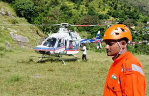 Uttarakhand: भूस्खलन में फंसे कैलाश यात्रियों का हेलिकॉप्टर से रेस्क्यू, सीएम ने खुद की पूरे अभियान की निगरानी